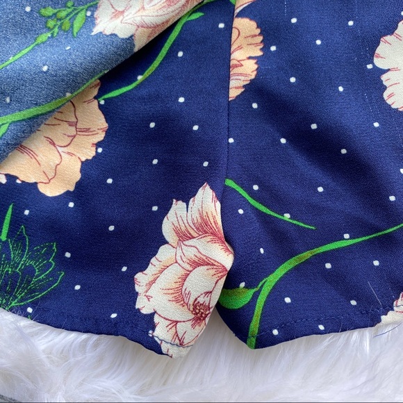 Forever21 blue floral romper size small - Picture 3 of 10